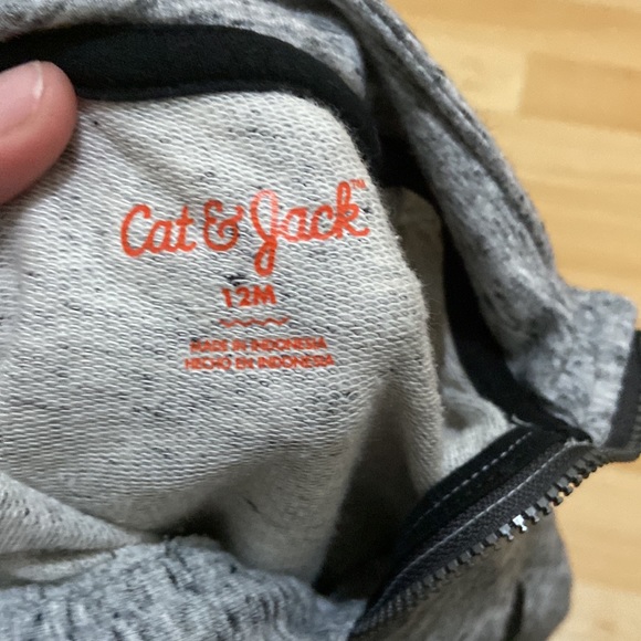 Cat and Jack 1/4 zip sweatshirt - Picture 2 of 2